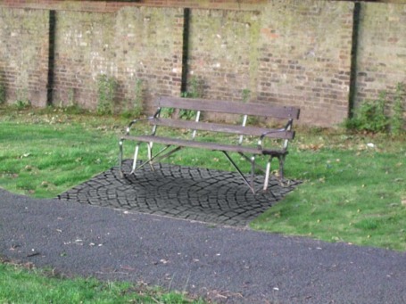 BENCH IN STONE